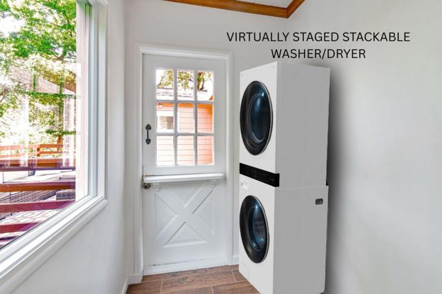 25 Overlake Court, Oakland CA: https://media.crmls.org/mediaz/0b54e3f1-07f0-489f-b87f-23964aedb211.jpg