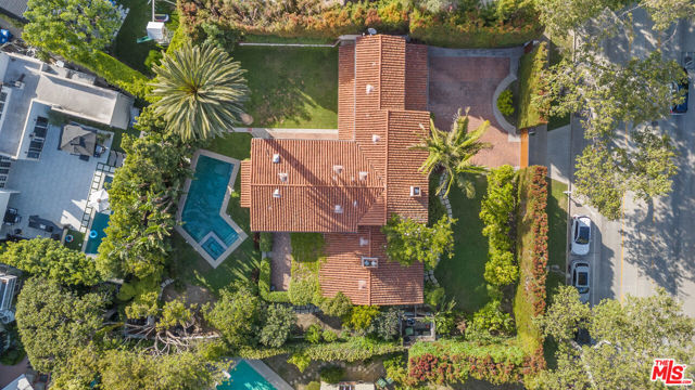 221 S Beverly Glen Boulevard, Los Angeles CA: https://media.crmls.org/mediaz/0b55a2d0-eaba-4d78-8fac-30175aa3e676.jpg