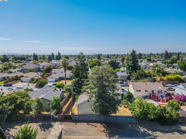 Image 20 of 52 For 4636 Serra Ave