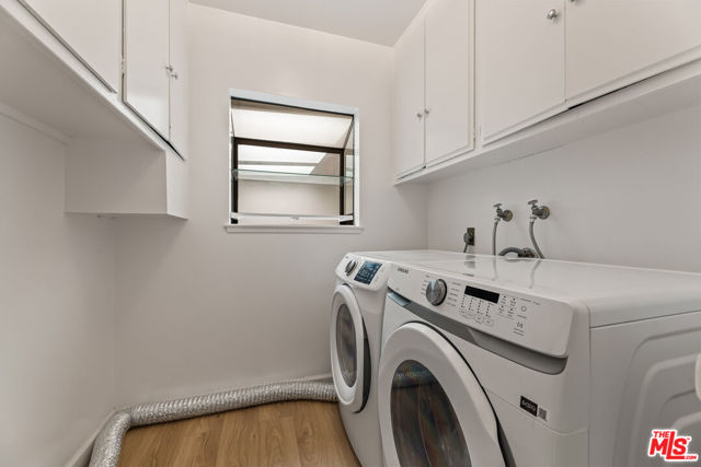 3500 W Manchester Boulevard, Inglewood CA: https://media.crmls.org/mediaz/0b568b97-1a55-4014-9f26-51ab6d9ed249.jpg