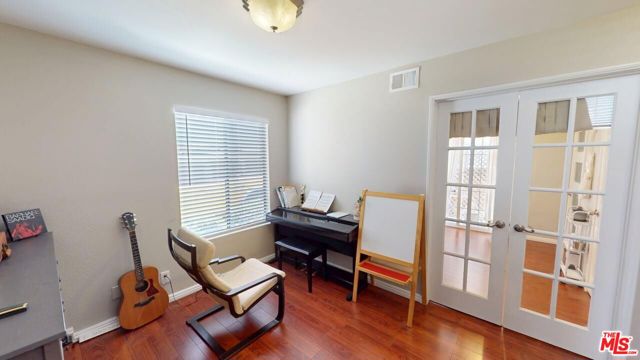 375 S Sierra Madre Boulevard, Pasadena CA: https://media.crmls.org/mediaz/0b56a5ec-88a5-46db-9632-d692b0ff4e57.jpg