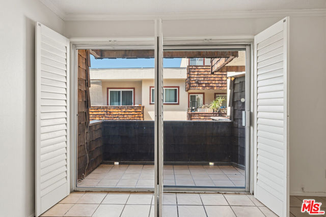1 Bed Home for Sale in Los Angeles, California