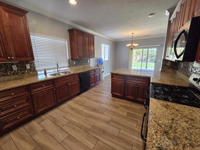 Detail Gallery Image 12 of 38 For 1349 Lucero, Chula Vista,  CA 91911 - 4 Beds | 3 Baths