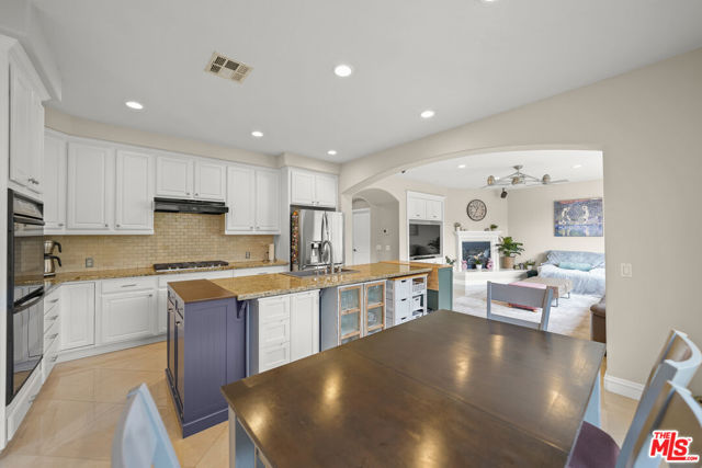 26505 Thackery Lane, Stevenson Ranch CA: https://media.crmls.org/mediaz/0b578173-ae5f-472a-b6cd-595e60080b1b.jpg