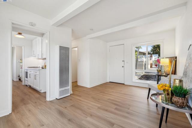 37107 Holly St, Fremont CA: https://media.crmls.org/mediaz/0b578b8f-c00d-4be1-8207-f88f747072e7.jpg