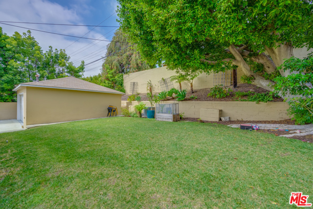 Image 39 of 41 For 2241 Beverly Drive