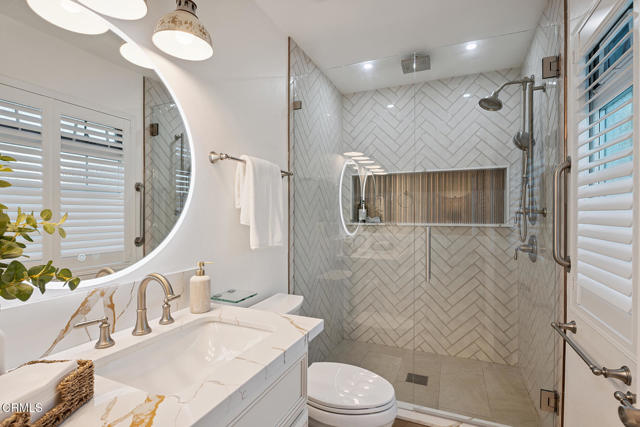 10325 Darling Road, Ventura CA: https://media.crmls.org/mediaz/0b5840c1-3dc9-48ab-9195-09bc87edcae8.jpg