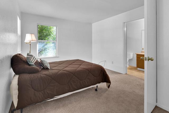 310 Mustang Court, King City CA: https://media.crmls.org/mediaz/0b59360b-cd0d-4354-8859-590495cbbfaf.jpg