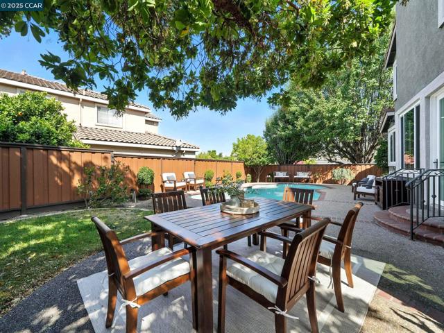 36309 Tunbridge Drive, Newark CA: https://media.crmls.org/mediaz/0b59377e-6843-4256-981e-6c1ac3131059.jpg