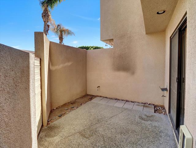 426 Village W Square, Palm Springs CA: https://media.crmls.org/mediaz/0b596526-b3a0-4ea8-b70e-297e91db96c6.jpg
