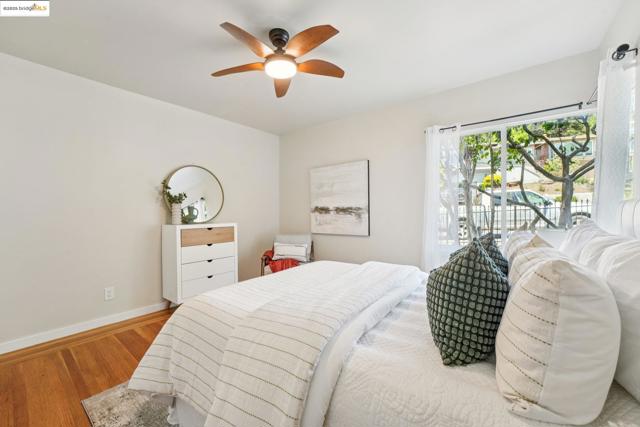 10601 Sheldon St, Oakland CA: https://media.crmls.org/mediaz/0b59f5d9-9320-4e15-bf60-977987fc7370.jpg