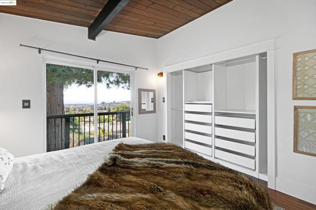 4329 Lawrence Dr, Castro Valley CA: https://media.crmls.org/mediaz/0b5a7d72-eb0f-4d9f-a2ce-194eba830912.jpg