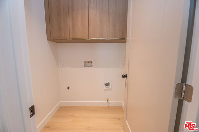5325 S Victoria Avenue, Los Angeles CA: https://media.crmls.org/mediaz/0b5b37cd-ca1b-498c-9d53-686c85ebb69a.jpg