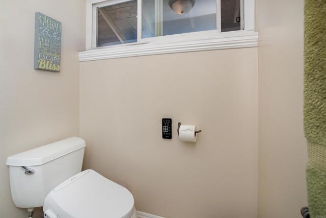 Image 21 of 27 For 12567 Pomerado Ct