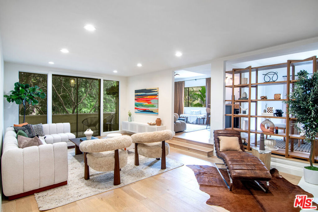 1434 Greenfield Avenue #102