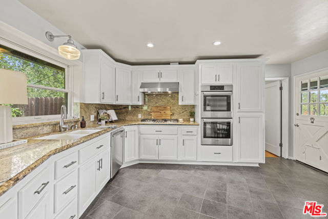 4650 Canoga Avenue, Woodland Hills CA: https://media.crmls.org/mediaz/0b5b90d1-ab89-44aa-9e4a-63290a60ea36.jpg
