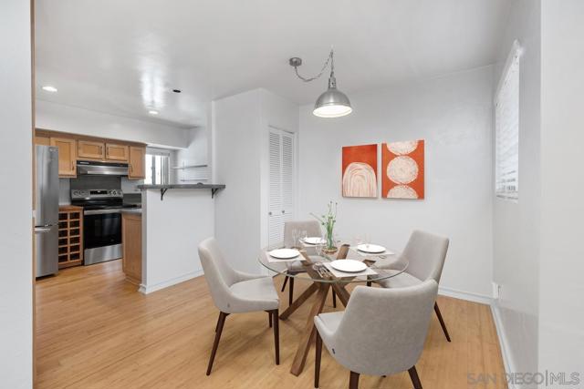 2600 Torrey Pines Rd, La Jolla CA: https://media.crmls.org/mediaz/0b5bd805-22d1-47de-a97f-e6e31f4eab17.jpg