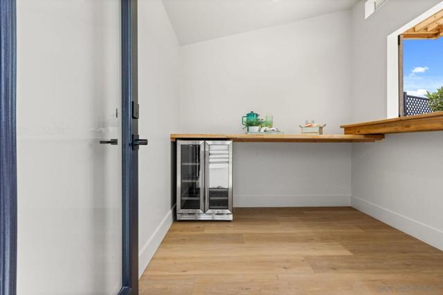 5632 Ladybird Lane, La Jolla CA: https://media.crmls.org/mediaz/0b5c4ffe-440c-450a-bb6b-39c67a2bc4b7.jpg
