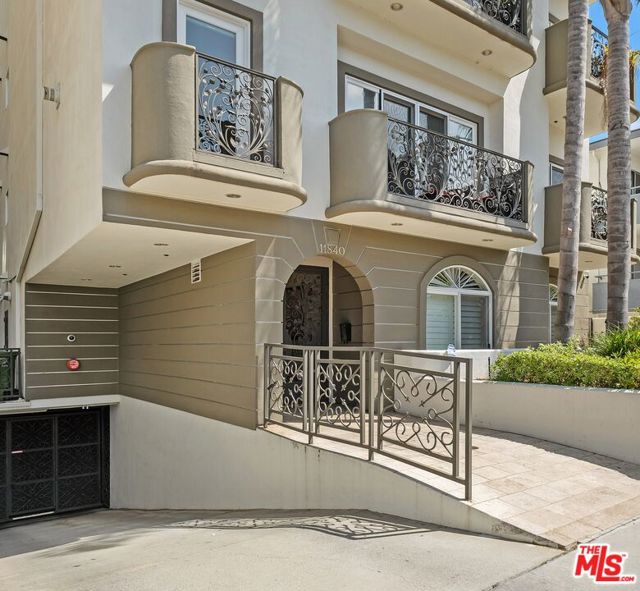 11840 Dorothy Street, Los Angeles CA: https://media.crmls.org/mediaz/0b5c6595-b2fa-466d-9278-bb27270e49a6.jpg