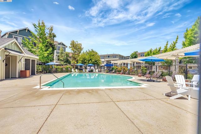 4432 Hyde Cmn, Fremont CA: https://media.crmls.org/mediaz/0b5c9b36-f943-4ad5-bed7-df7e0cb6af0e.jpg