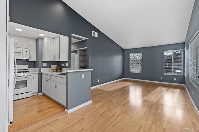 Detail Gallery Image 12 of 29 For 4212 Vista Panorama Way #280,  Oceanside,  CA 92057 - 2 Beds | 1 Baths