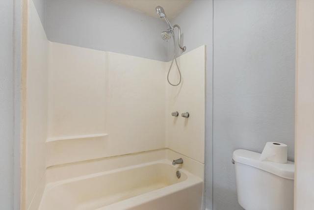 1052 San Simeon Drive, Salinas CA: https://media.crmls.org/mediaz/0b5d8818-9bd8-4bfe-83e8-540310c85db8.jpg