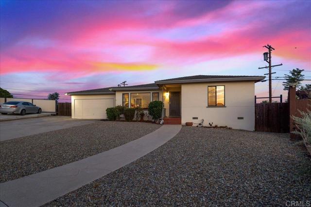 1131 Mary St, El Cajon CA: https://media.crmls.org/mediaz/0b5dcd72-0671-4ddf-bd96-918031a9dc29.jpg