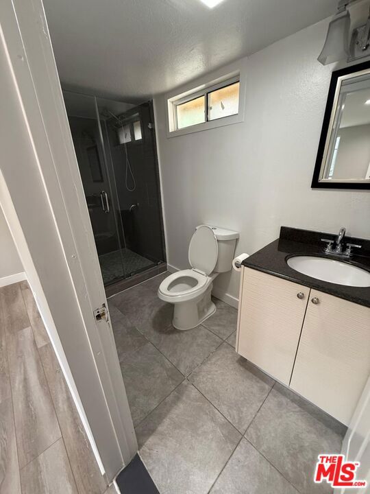 8446 Fenwick Street, Sunland CA: https://media.crmls.org/mediaz/0b5df742-67c4-4bc2-a709-b343b42af0fe.jpg