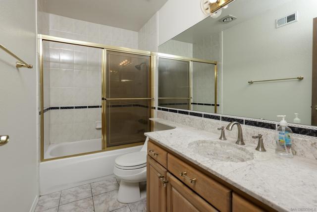 9977 Cristobal Dr, Spring Valley CA: https://media.crmls.org/mediaz/0b5e2366-ccb4-4f51-a8bb-c2c5b82a0891.jpg