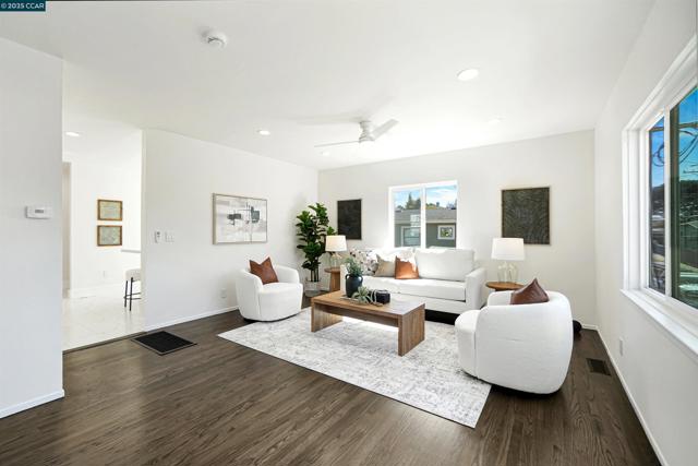 2718 Carmel St, Oakland CA: https://media.crmls.org/mediaz/0b5e3dd7-6c00-4c65-a5ff-3faba383c298.jpg