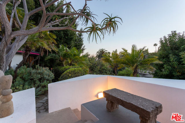 2034 Outpost Drive, Los Angeles CA: https://media.crmls.org/mediaz/0b5f6594-aff1-4493-a90f-10edfe54787b.jpg