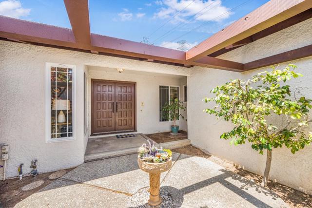 10407 Vista Knoll Boulevard, Cupertino CA: https://media.crmls.org/mediaz/0b5f7816-95f7-4510-9d94-8961f52a90eb.jpg