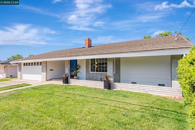 1836 Boxwood Dr, Concord CA: https://media.crmls.org/mediaz/0b602fec-678d-499f-a670-25e177294a10.jpg