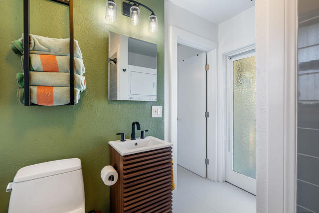 1125 E Sunny Dunes Road, Palm Springs CA: https://media.crmls.org/mediaz/0b60cf75-eece-4bb6-a1bc-9d5160a72c20.jpg