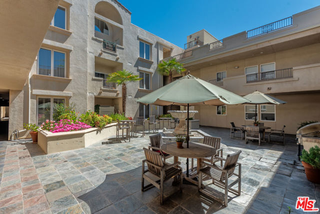 15206 Burbank Boulevard, 108 photo 3