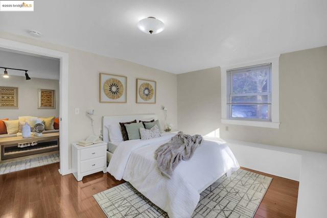 2406 10th, Berkeley CA: https://media.crmls.org/mediaz/0b61a326-13a5-4d1b-8fcc-2e70fec1b104.jpg