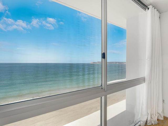 1760 Avenida del Mundo, Coronado CA: https://media.crmls.org/mediaz/0b61fe01-8e10-4f28-9566-ac3ec13fbb66.jpg