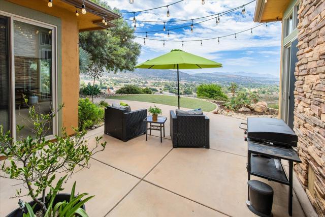 Detail Gallery Image 2 of 70 For 284 Ramona Real, Ramona,  CA 92065 - 3 Beds | 2 Baths