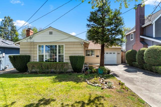1116 17th Avenue, Redwood City CA: https://media.crmls.org/mediaz/0b62ec23-497a-464f-bcdd-9357943888a9.jpg