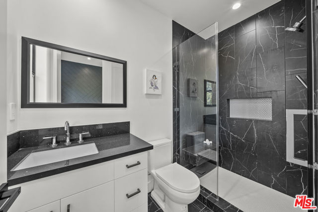 5741 Newcastle Avenue, Encino CA: https://media.crmls.org/mediaz/0b630c59-7545-4e0d-aa40-a3180843b3c2.jpg