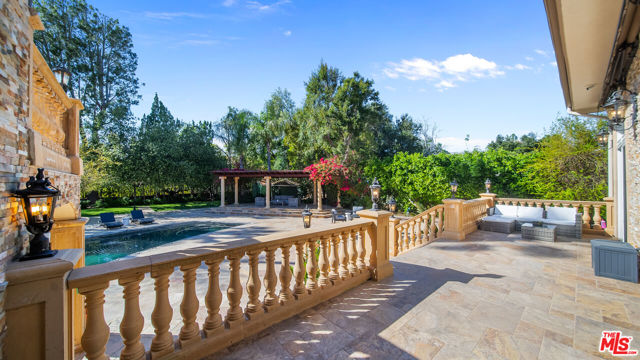 10801 Bothwell Road, Chatsworth CA: https://media.crmls.org/mediaz/0b64a8fc-0f45-4886-a5c6-918325848599.jpg