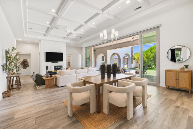 81350 Merv Griffin Way, La Quinta CA: https://media.crmls.org/mediaz/0b64dcb5-8e33-49a2-90c9-27872078151b.jpg