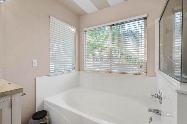 1419 Nubian St, Patterson CA: https://media.crmls.org/mediaz/0b652989-050c-4777-a9b4-506dc82730f9.jpg