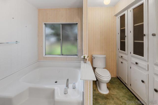 2250 N Broadway, Escondido CA: https://media.crmls.org/mediaz/0b6572e1-4598-4e31-a84f-0ed618d82ed8.jpg