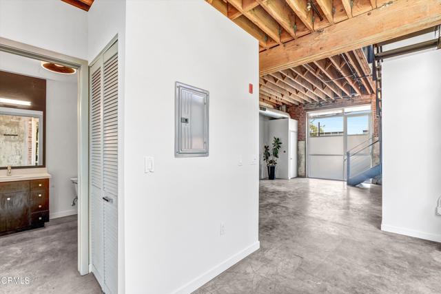 527 Molino Street, Los Angeles CA: https://media.crmls.org/mediaz/0b657f4d-d939-4e12-b1ba-18bbed7a49d9.jpg