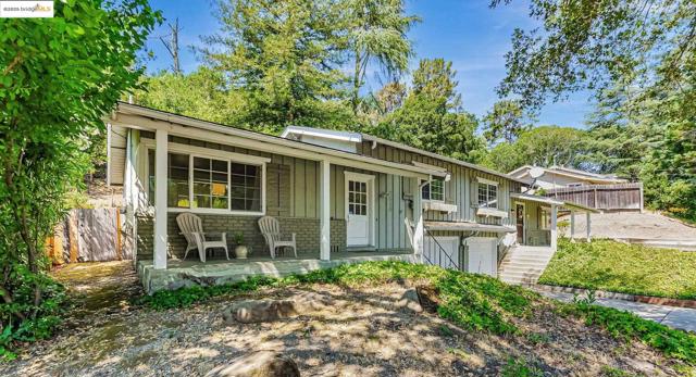2048 Donald Dr, Moraga CA: https://media.crmls.org/mediaz/0b65aea1-5ed6-4ce0-a05f-7154a68f9435.jpg