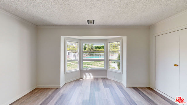 525 N Rexford Drive, Beverly Hills CA: https://media.crmls.org/mediaz/0b65b400-4f23-4ce5-b5e4-7b57871e7a6b.jpg