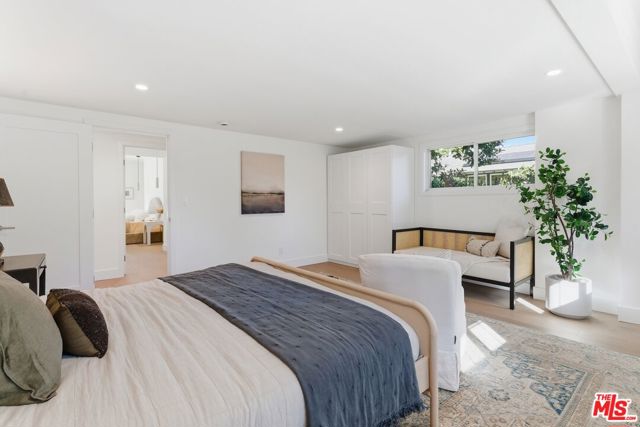 7401 Costello Avenue, Van Nuys CA: https://media.crmls.org/mediaz/0b66099a-a948-4344-87d4-3adcb752d88b.jpg