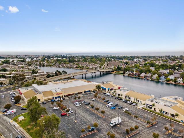 918 Beach Park Boulevard, Foster City CA: https://media.crmls.org/mediaz/0b662a16-2aab-4b52-bd02-bf449be95523.jpg