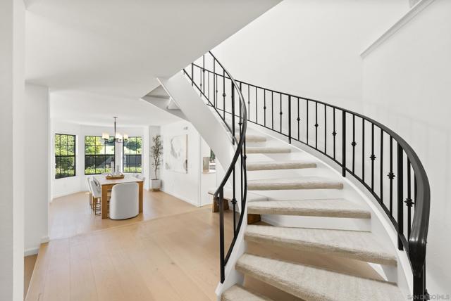 1240 Ladera Linda, Del Mar CA: https://media.crmls.org/mediaz/0b6645f1-7c89-4264-a62e-bfd619dbee4b.jpg